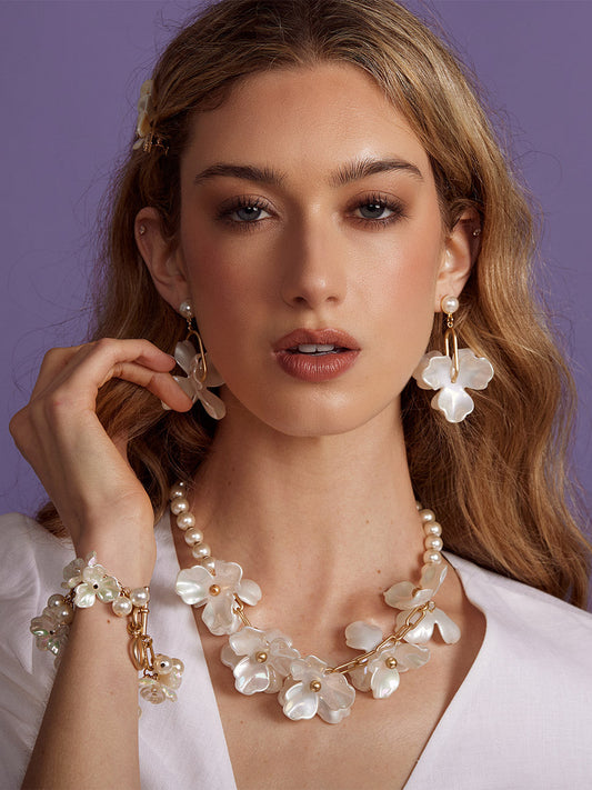 Bloomlight Pearl Flower Bracelet