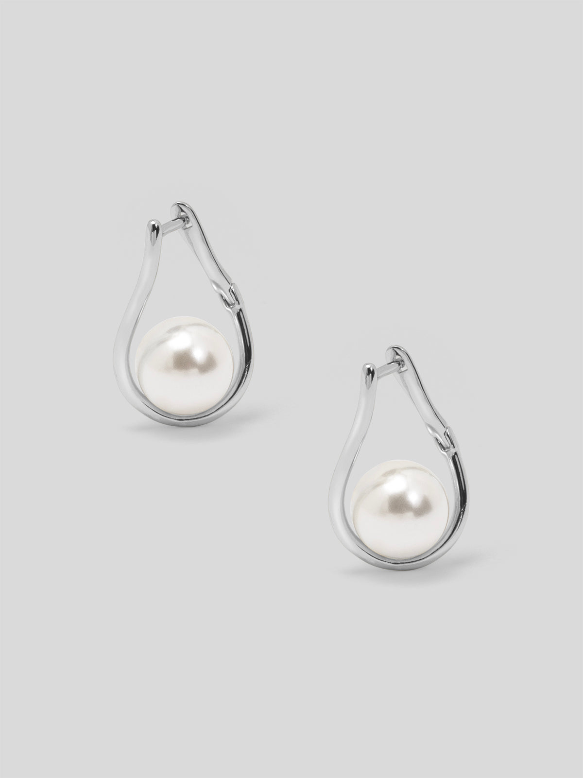 Twisted Teardrop Pearl Earring