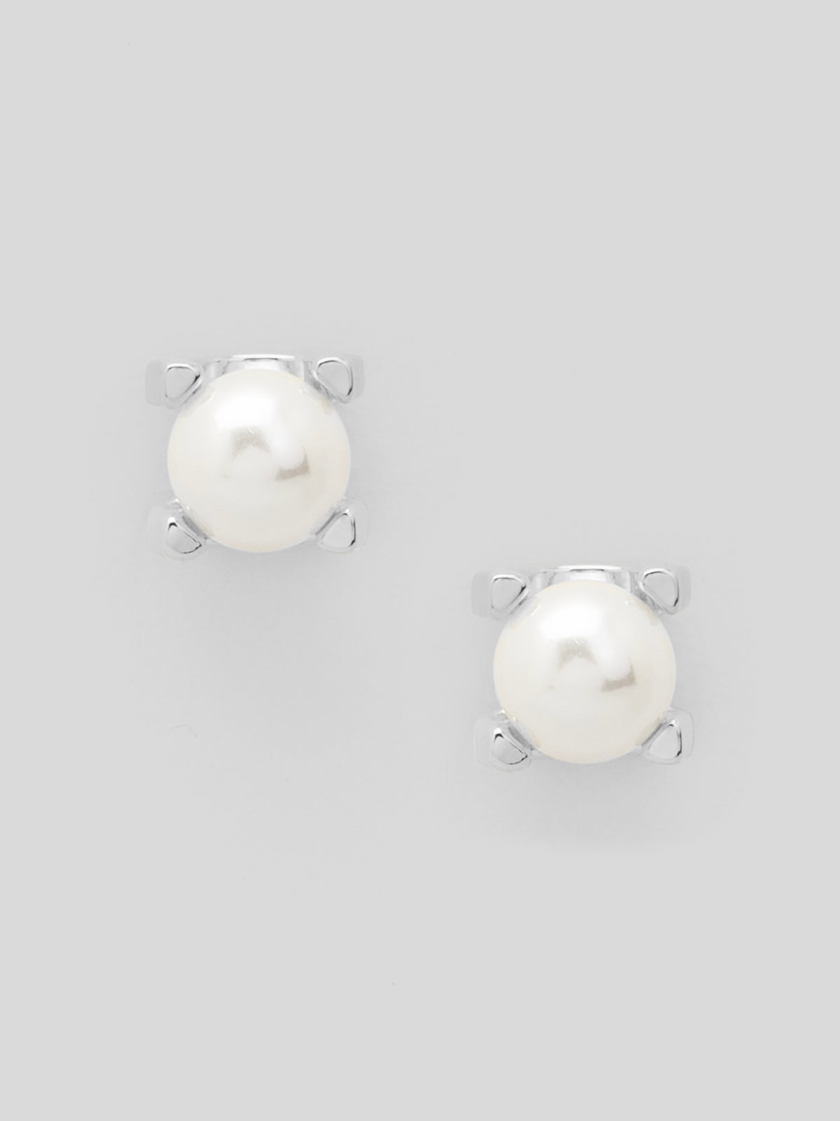 Pearl Stud Earring with Setting