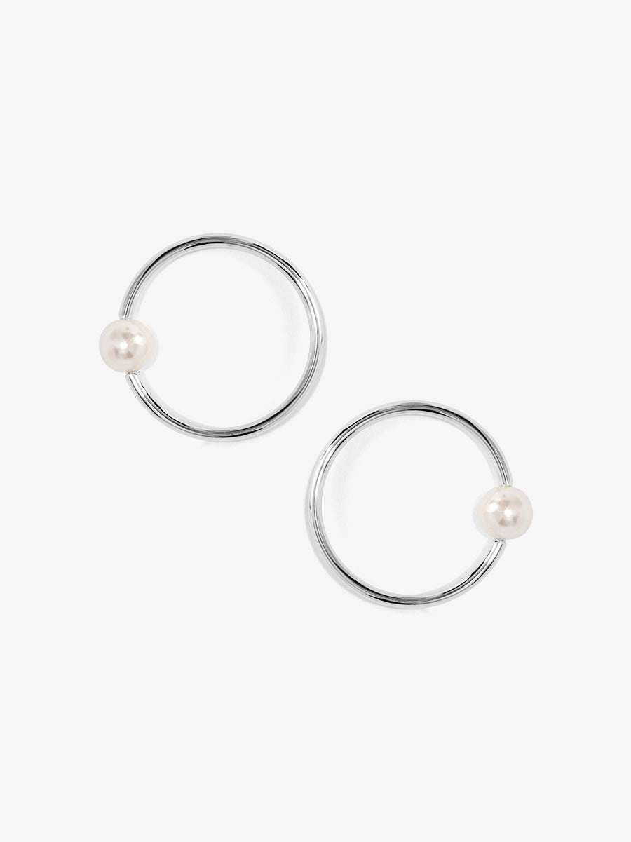 Front-facing Pearl Accent Circle Earring