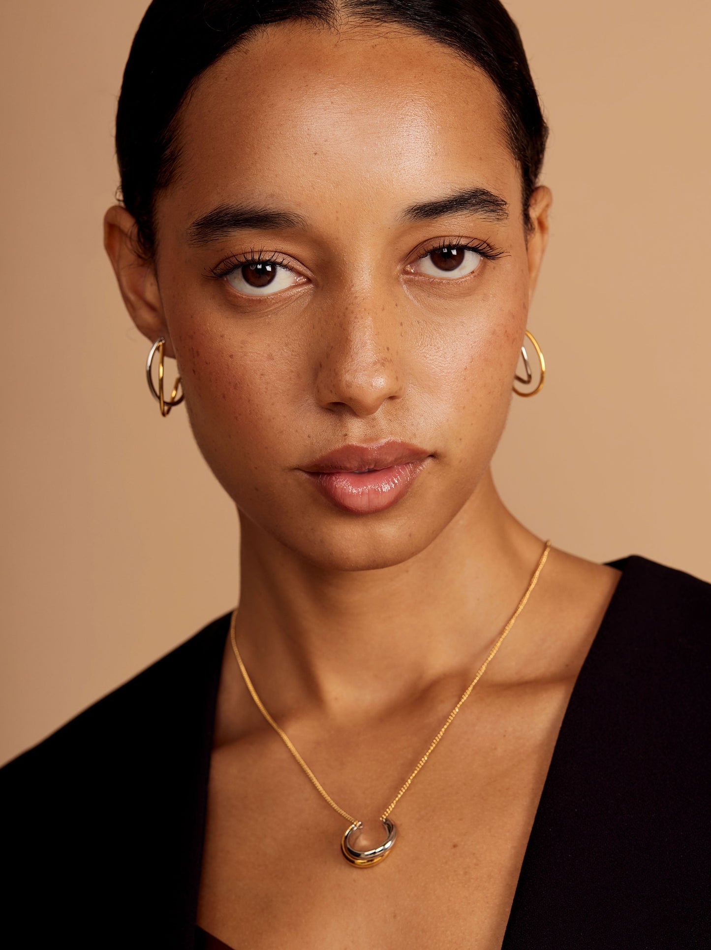 Two Tone Entwined Pendant Short Necklace