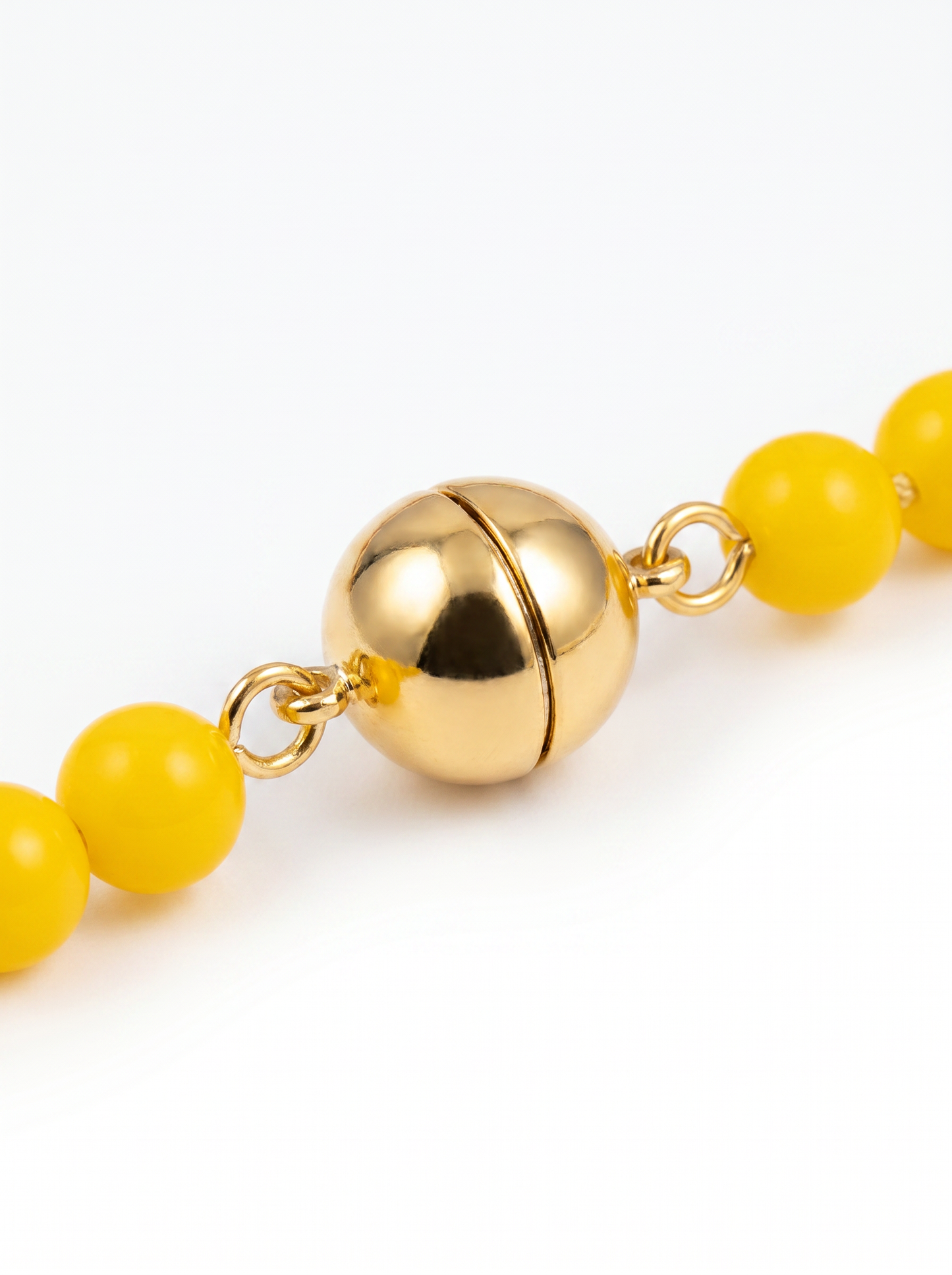 Poppy Magnet Short Necklace