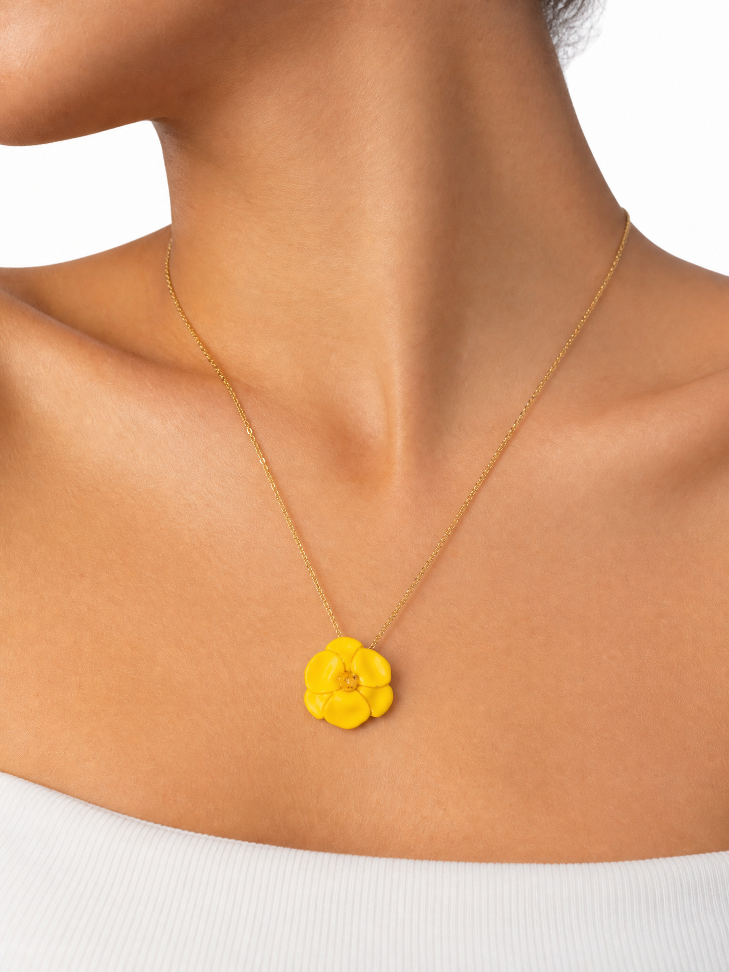 Amelia Flower Pendant Necklace