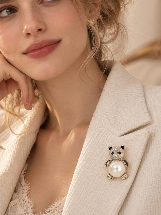 A Pearl to Hold, A Brooch to Treasure