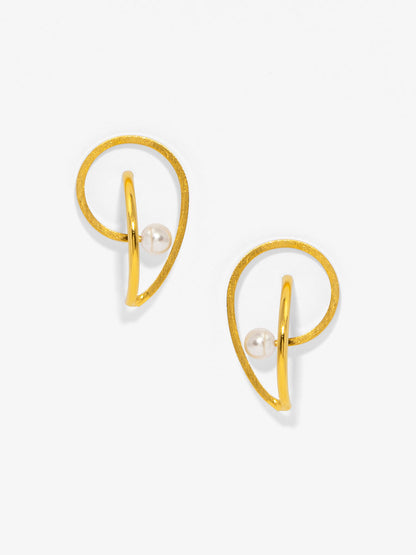 Geonetric Ear Pearl Drop Earring