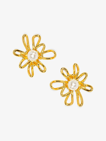 Pearl Daisy Stud Earring