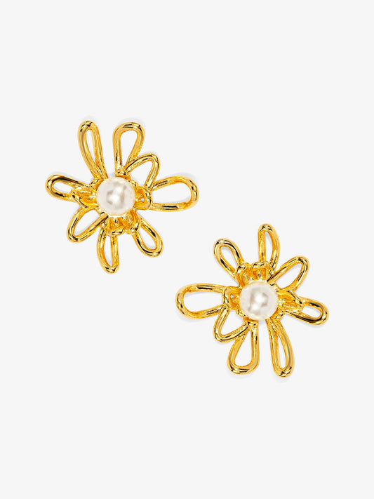 Pearl Daisy Stud Earring