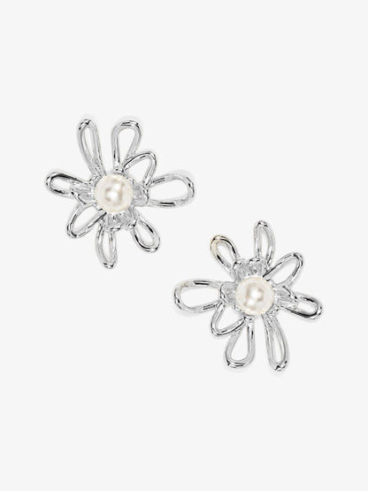 Pearl Daisy Stud Earring