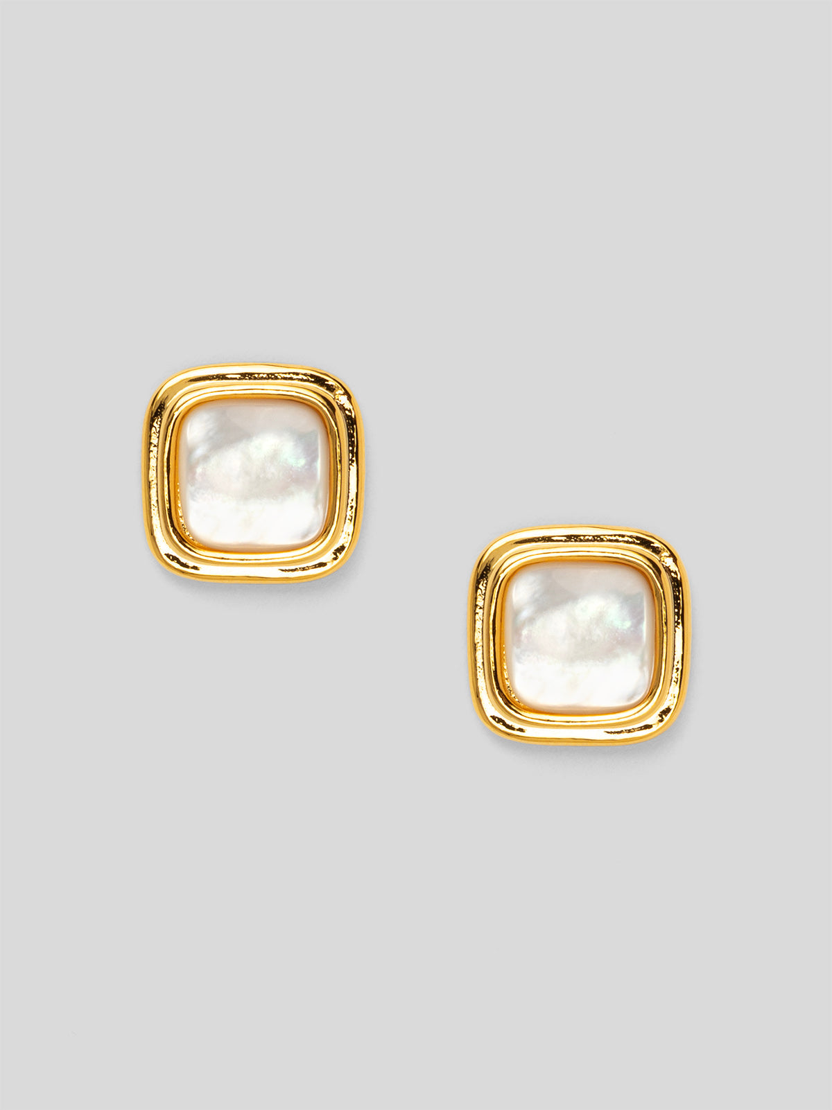 Sea Light Edge Mother Of Pearl Stud