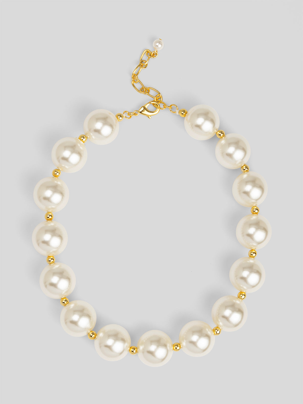 Oversized Pearl Collar Necklace
