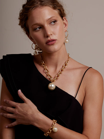 Oval Link Pearl Charm Collar Necklace