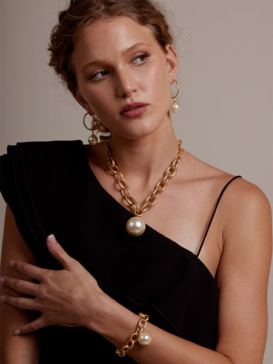 Oval Link Pearl Charm Collar Necklace