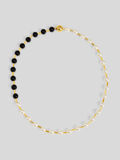 Black and White Pearl Beaded Magnetic Necklace