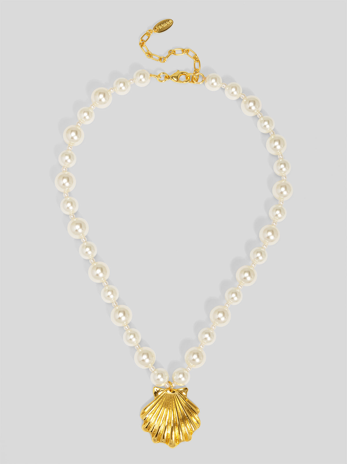Scallop Pendant Pearl Necklace