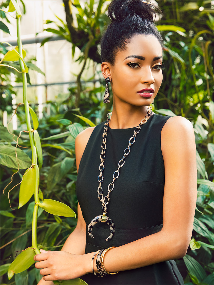 Tropical Torti Horn Necklace